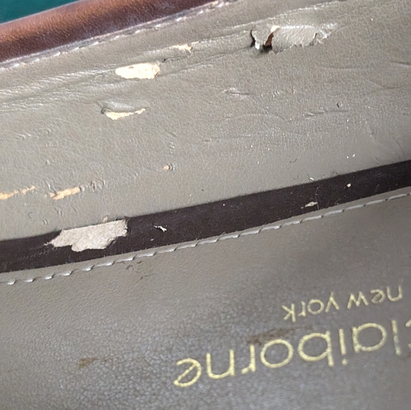 Liz Claiborne New York Ladies Leather Miggy Loafers with gold accents 9.5 - Picture 10 of 13